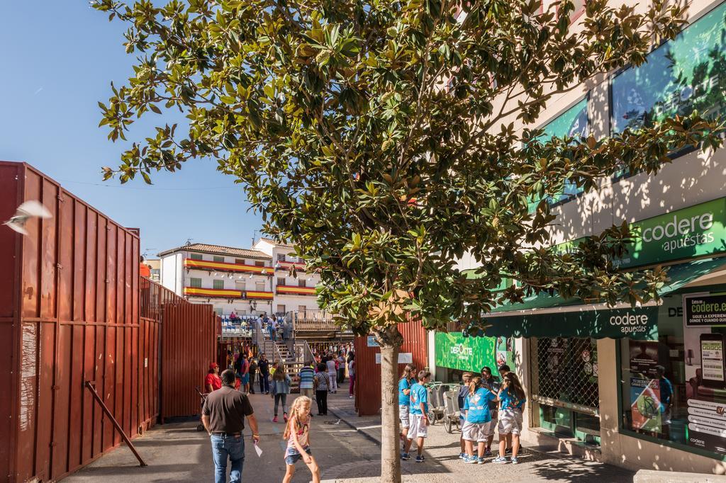Hostal Arkanta Arganda Del Rey Bagian luar foto