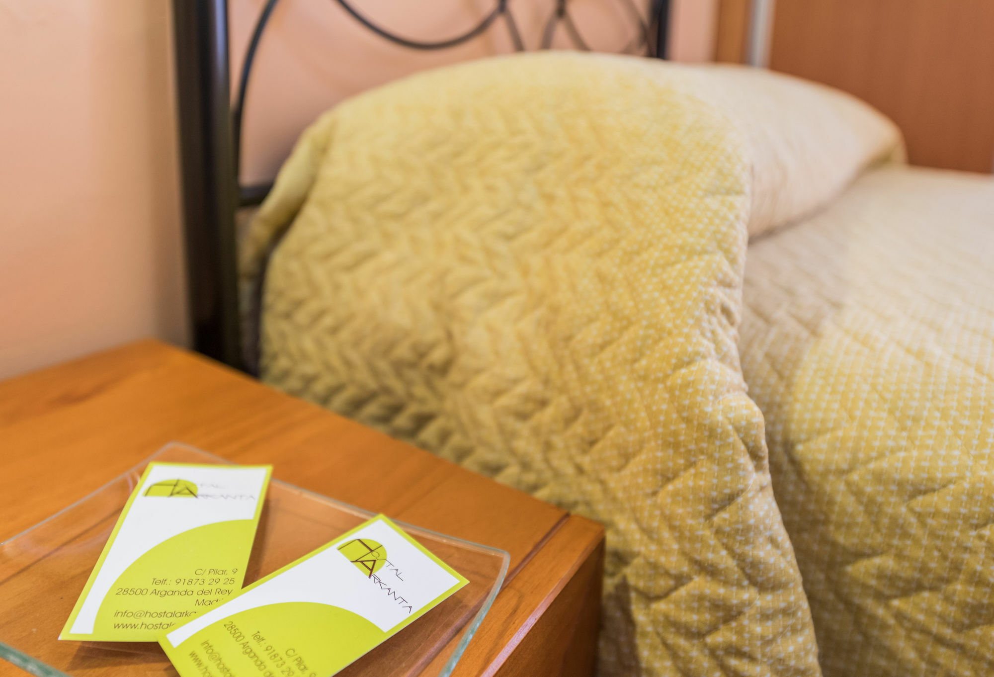 Hostal Arkanta Arganda Del Rey Bagian luar foto