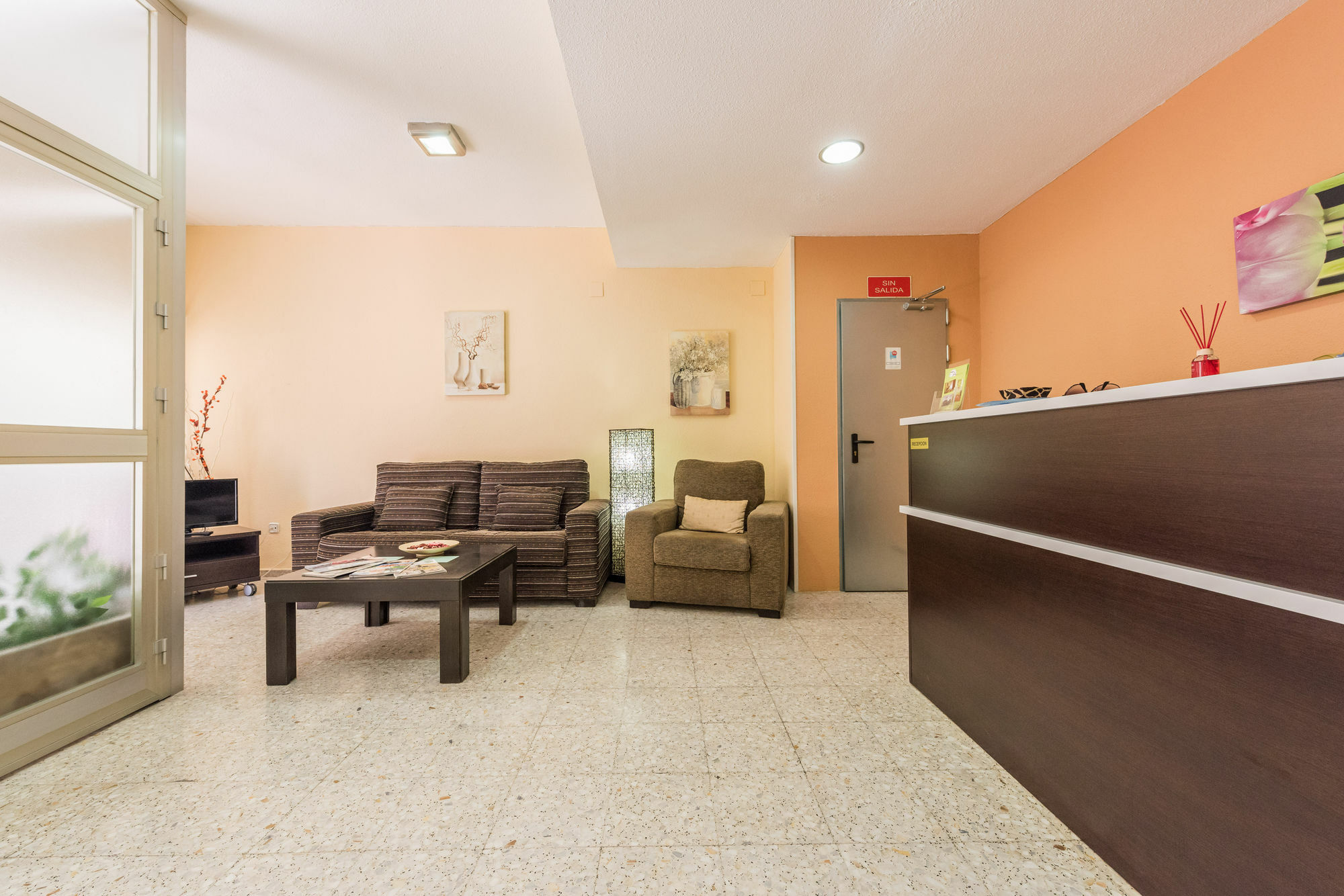 Hostal Arkanta Arganda Del Rey Bagian luar foto