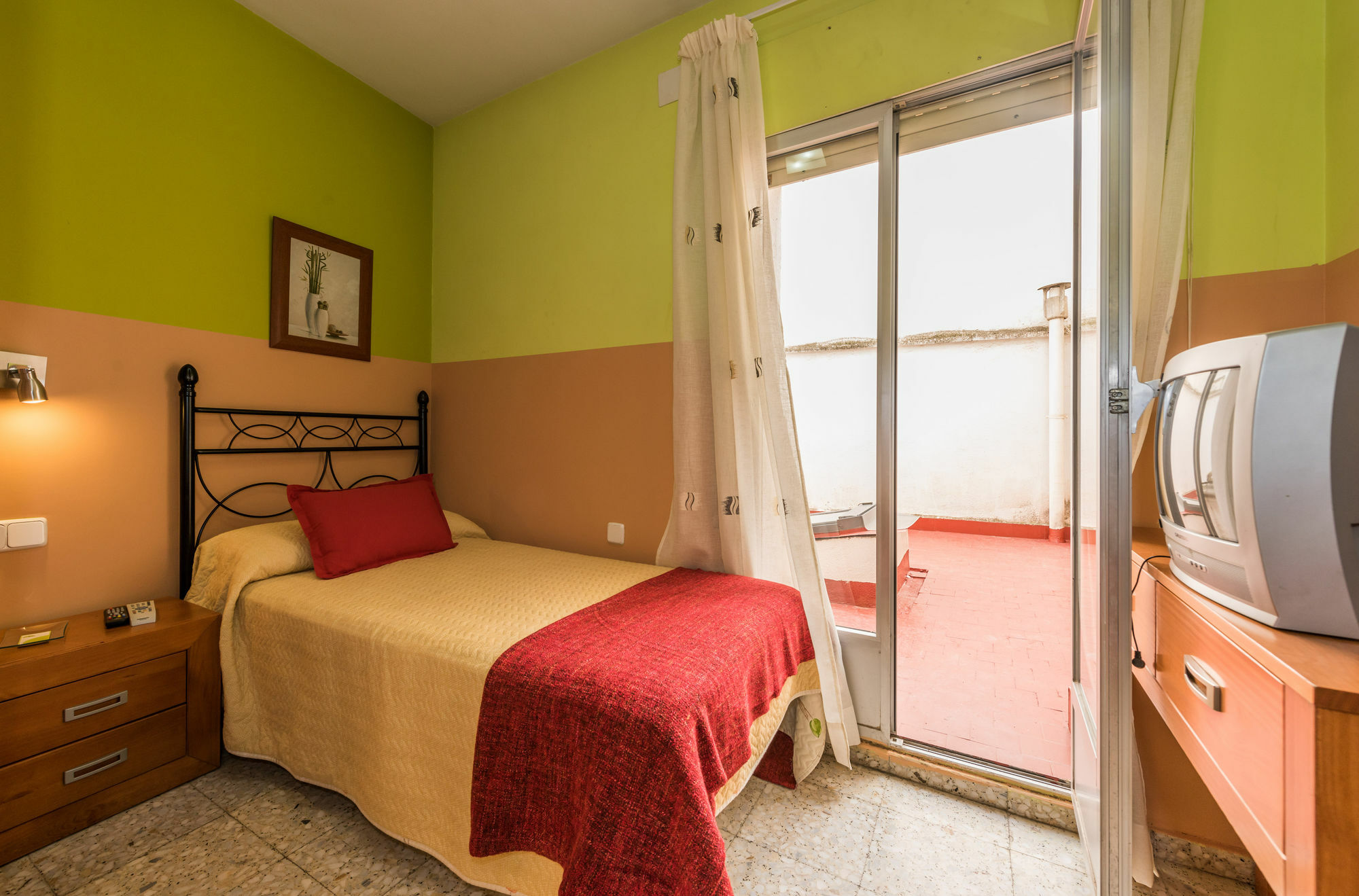 Hostal Arkanta Arganda Del Rey Bagian luar foto