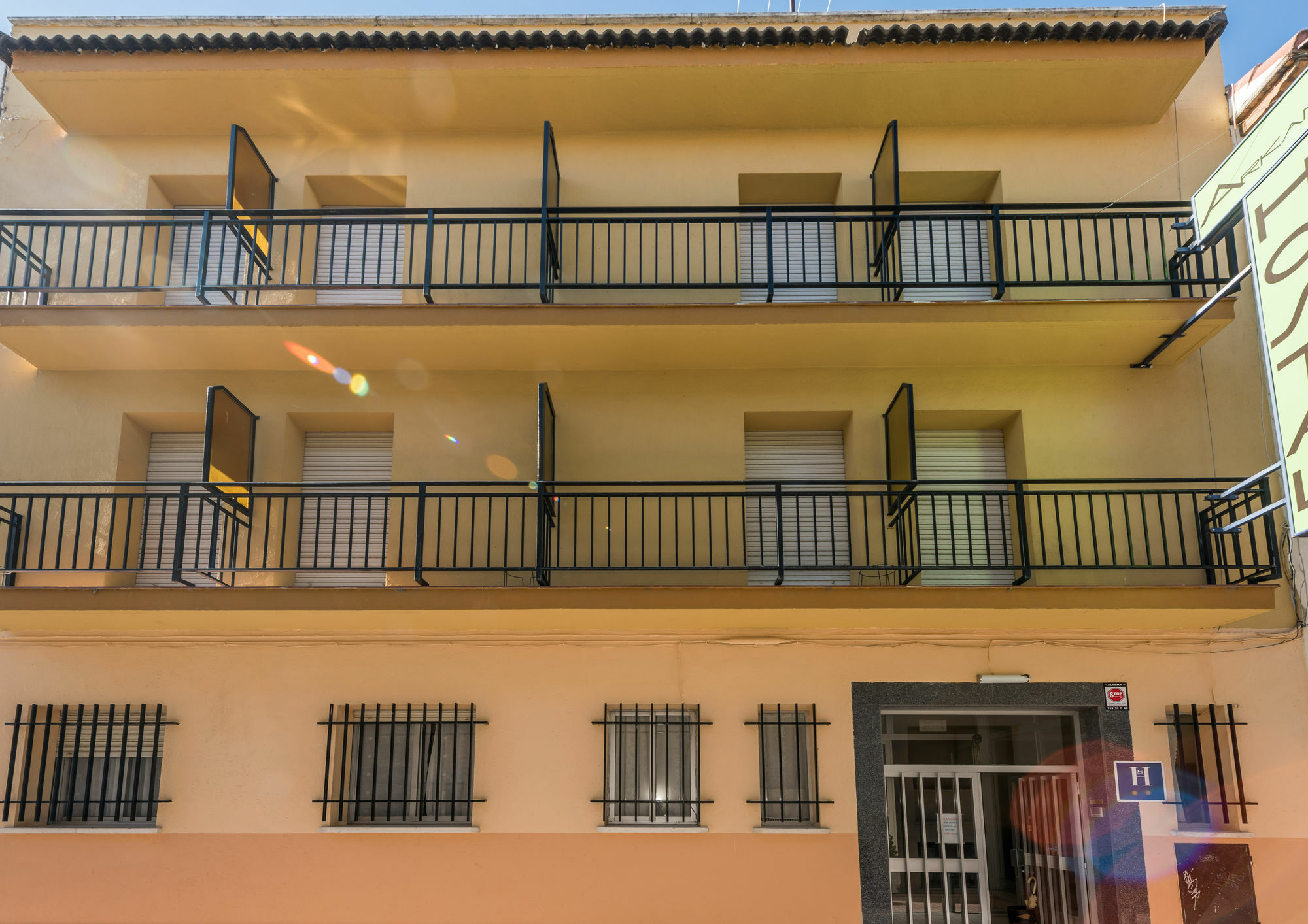 Hostal Arkanta Arganda Del Rey Bagian luar foto